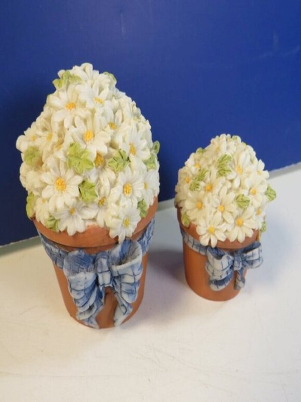 Cracker Barrel Daisy's in pot Floral (2) trinket dishes in two sizes NO CHIPS